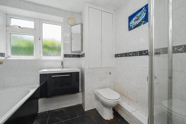 9 Arundel Close, Hampton Hill, Hampton TW12 1SW 10