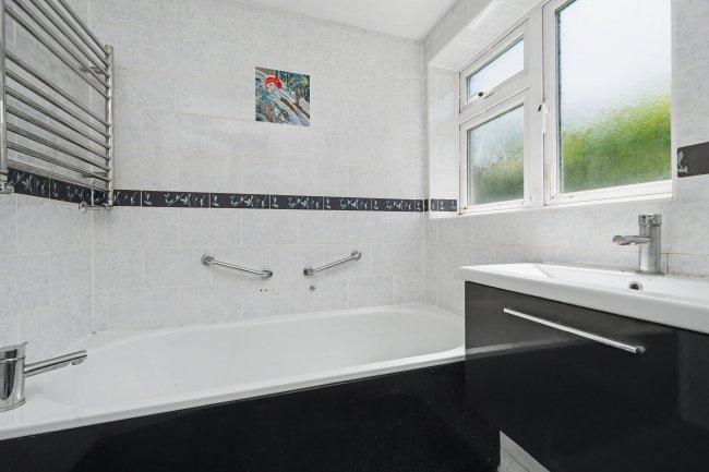 9 Arundel Close, Hampton Hill, Hampton TW12 1SW 10