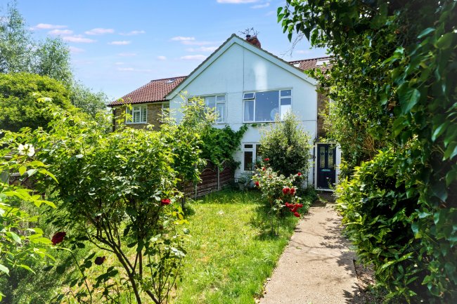9 Arundel Close, Hampton Hill, Hampton TW12 1SW 10