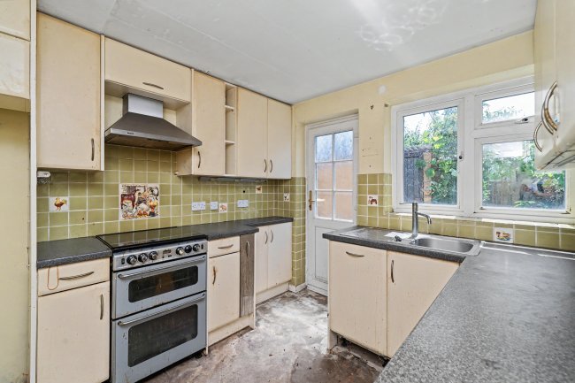 9 Arundel Close, Hampton Hill, Hampton TW12 1SW 10