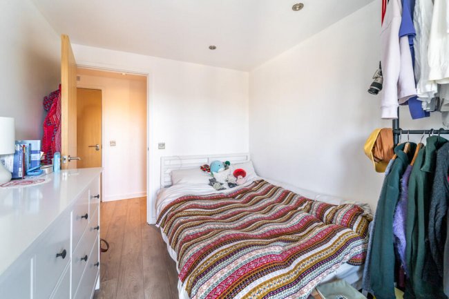 Flat 2, 3 Cottage Road, London, N7 8TP 5