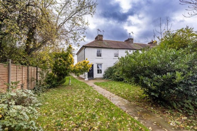 209 Manor Road, Chigwell, IG7 4JY 3