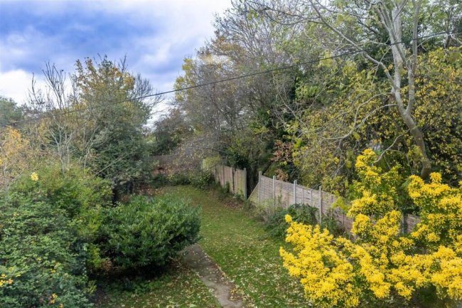 209 Manor Road, Chigwell, IG7 4JY 3
