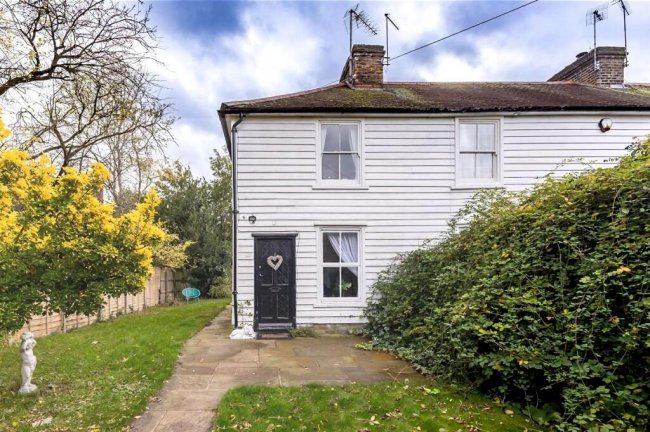 209 Manor Road, Chigwell, IG7 4JY 3