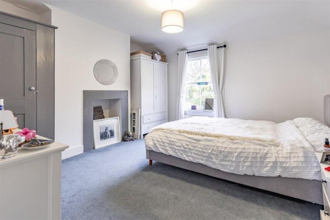 209 Manor Road, Chigwell, IG7 4JY 3