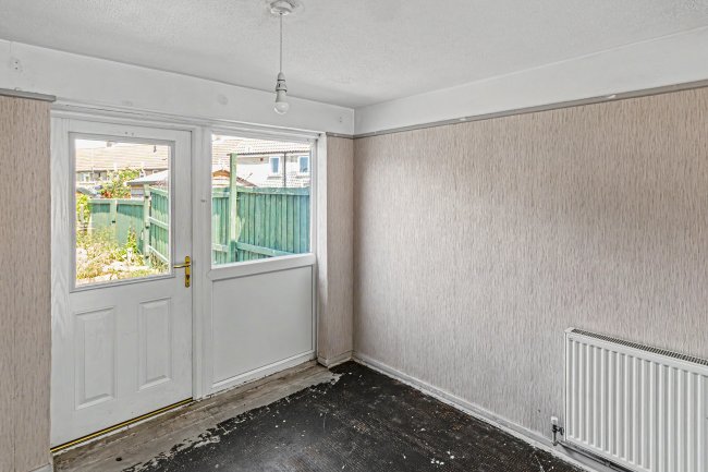 52 Southmead Crescent, Crewkerne, TA18 8DL 6
