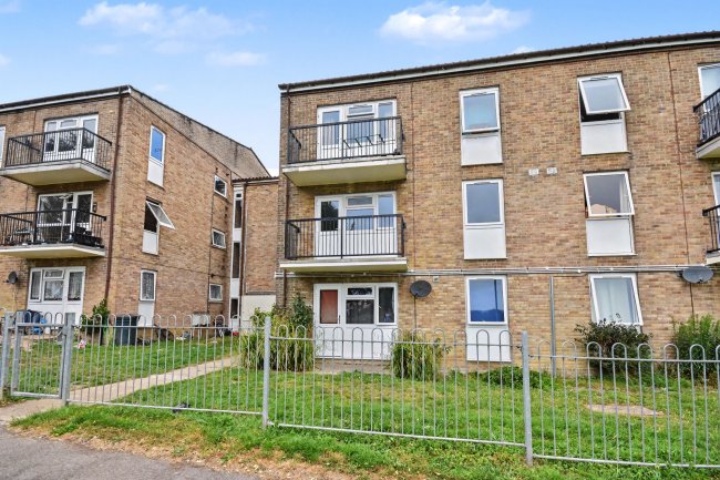 22 Coles Pl, Chard TA20 2BA