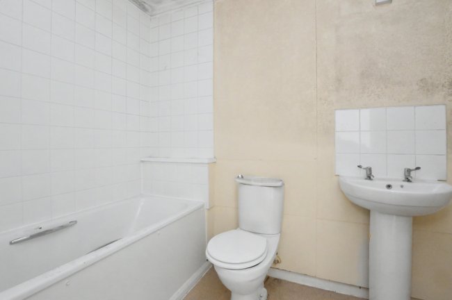 Flat D, 119 Cambridge Gardens, London, W10 6JA 7