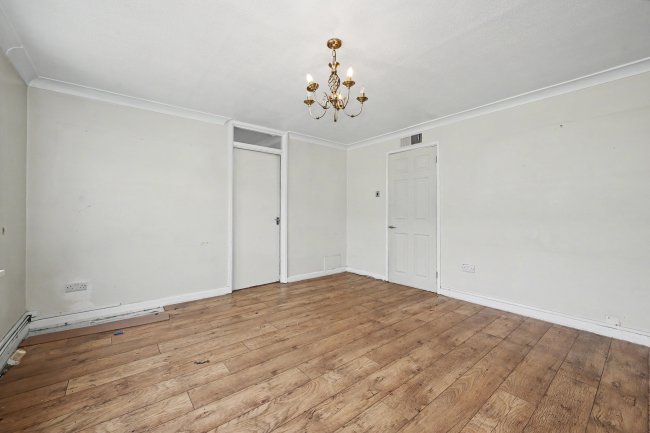 56 Abbotsbury, Bracknell, Berkshire, RG12 8QX 10