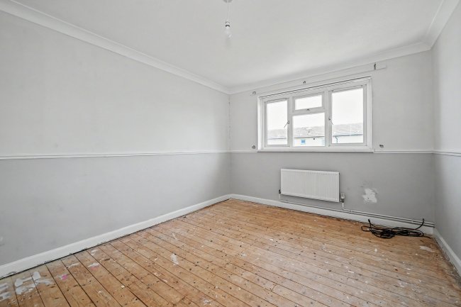 56 Abbotsbury, Bracknell, Berkshire, RG12 8QX 10