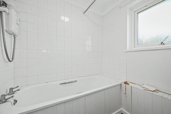 56 Abbotsbury, Bracknell, Berkshire, RG12 8QX 10