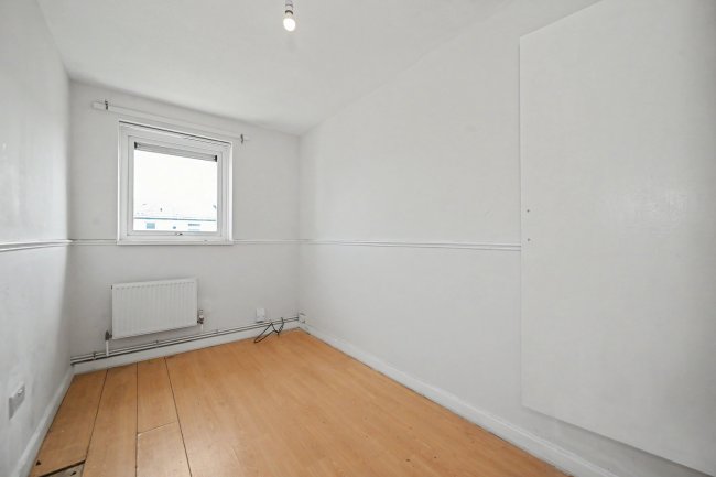 56 Abbotsbury, Bracknell, Berkshire, RG12 8QX 10