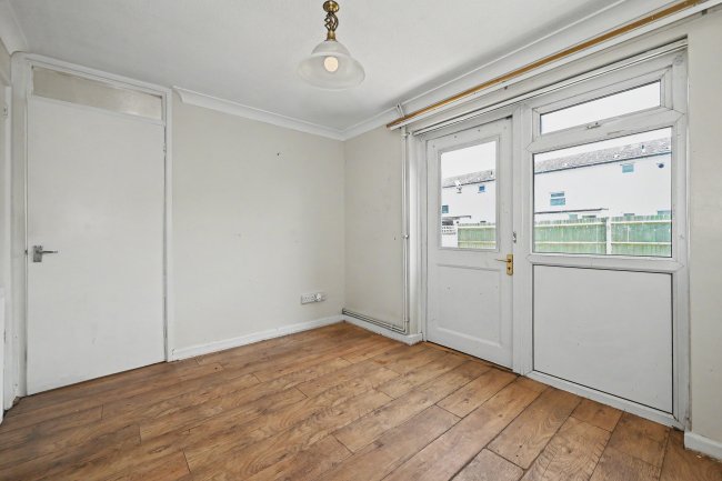 56 Abbotsbury, Bracknell, Berkshire, RG12 8QX 10