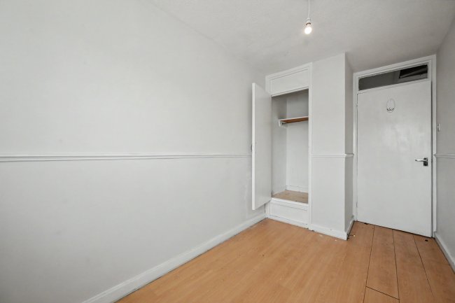 56 Abbotsbury, Bracknell, Berkshire, RG12 8QX 10