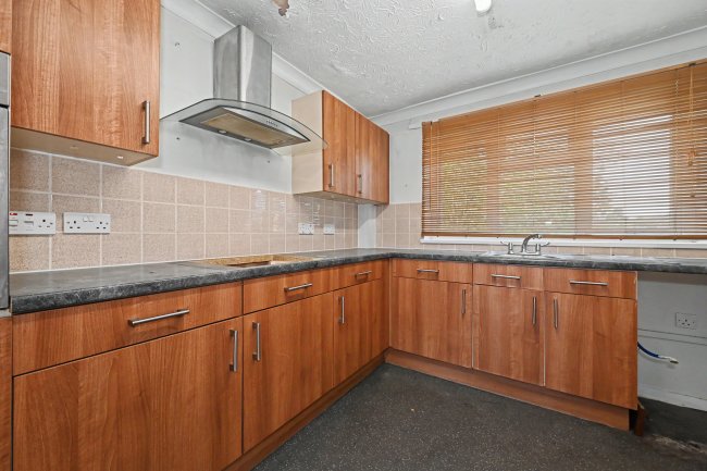 56 Abbotsbury, Bracknell, Berkshire, RG12 8QX 10