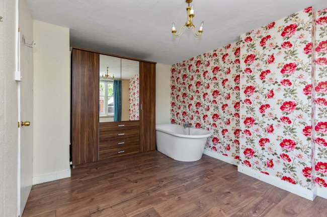 152 Connaught Road, Brookwood, Woking GU24 0AL 9