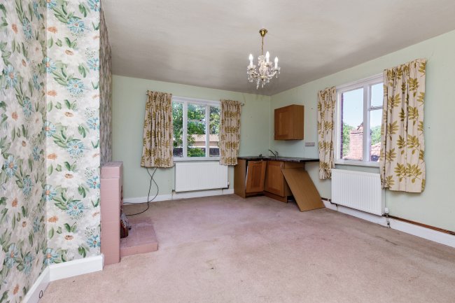152 Connaught Road, Brookwood, Woking GU24 0AL 9