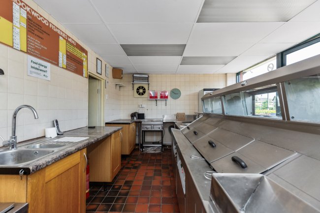 152 Connaught Road, Brookwood, Woking GU24 0AL 9