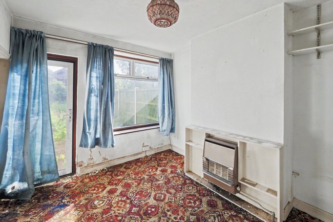 11 Ellesmere Avenue, Derby, DE24 8WD 4