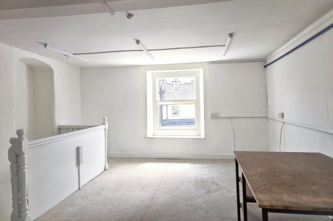 4 Market Place, Kendal, LA9 4TN 10