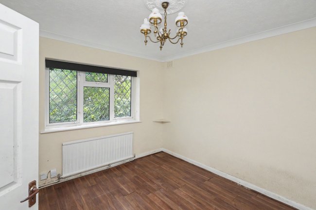 56 Lechmere Avenue, Chigwell, IG7 5ET 6