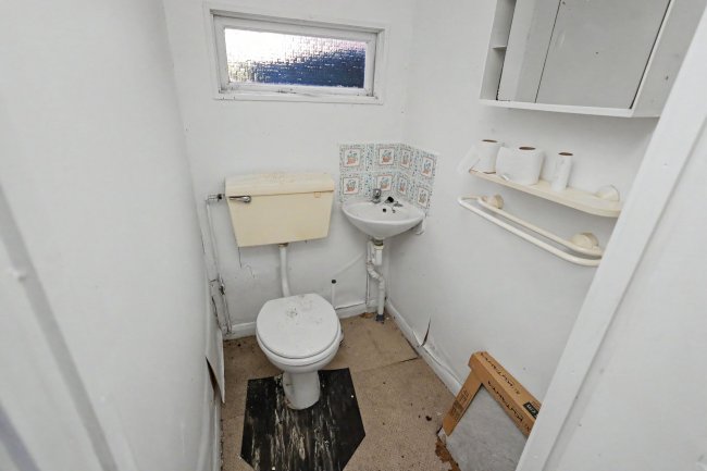 56 Lechmere Avenue, Chigwell, IG7 5ET 6
