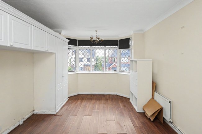 56 Lechmere Avenue, Chigwell, IG7 5ET 6