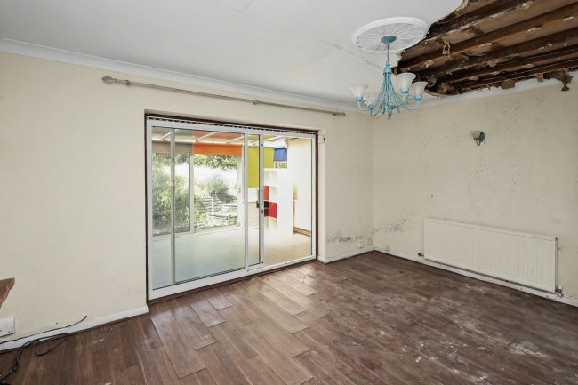 56 Lechmere Avenue, Chigwell, IG7 5ET 6