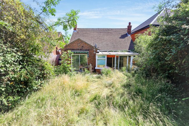 56 Lechmere Avenue, Chigwell, IG7 5ET 6