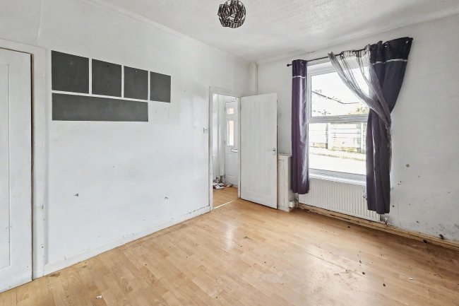 12 Mayall Street East, Oldham, OL4 3EN 7