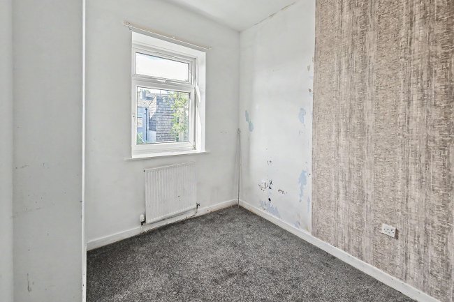 12 Mayall Street East, Oldham, OL4 3EN 7