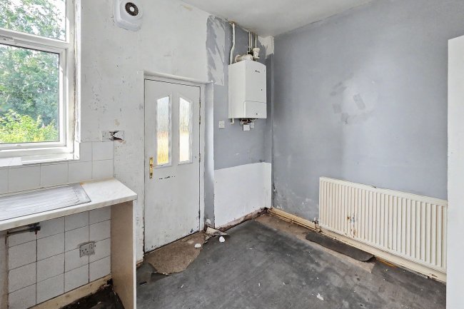 12 Mayall Street East, Oldham, OL4 3EN 7