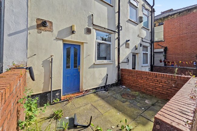 12 Mayall Street East, Oldham, OL4 3EN 7