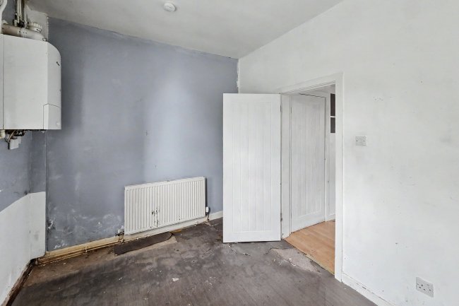 12 Mayall Street East, Oldham, OL4 3EN 7