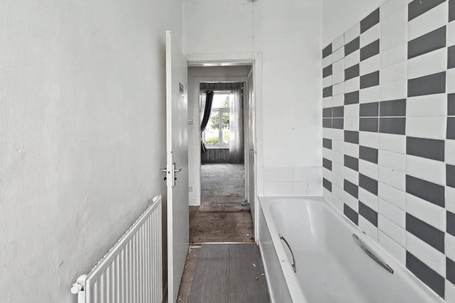 12 Mayall Street East, Oldham, OL4 3EN 7