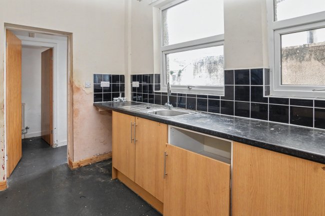 11 Belmont Avenue, Blackpool, Lancashire, FY1 4BE 8