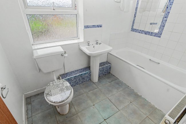 11 Belmont Avenue, Blackpool, Lancashire, FY1 4BE 8