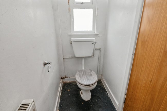 11 Belmont Avenue, Blackpool, Lancashire, FY1 4BE 8