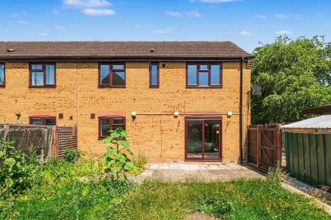 5 Guttmann Road, Aylesbury, Buckinghamshire, HP21 9PA 4