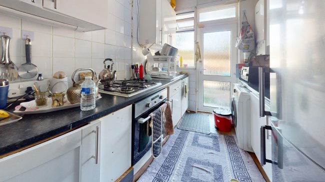 21 Vale Court, Acton, London, W3 7SA 7
