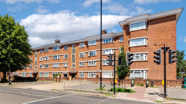 21 Vale Court, Acton, London, W3 7SA 7