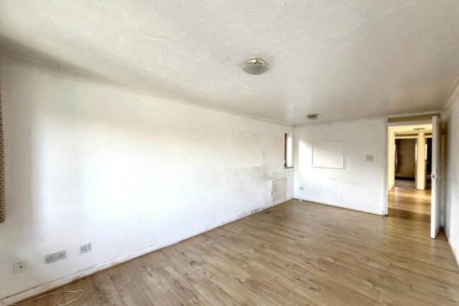 Flat 5 Kilrush Court, 141 Bonner Hill Road, Kingston upon Thames, Surrey, KT1 3HF 5