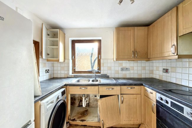 Flat 5 Kilrush Court, 141 Bonner Hill Road, Kingston upon Thames, Surrey, KT1 3HF 5