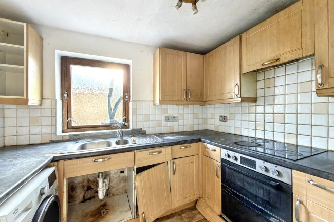 Flat 5 Kilrush Court, 141 Bonner Hill Road, Kingston upon Thames, Surrey, KT1 3HF 5