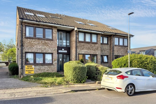 Flat 5 Kilrush Court, 141 Bonner Hill Road, Kingston upon Thames, Surrey, KT1 3HF 5