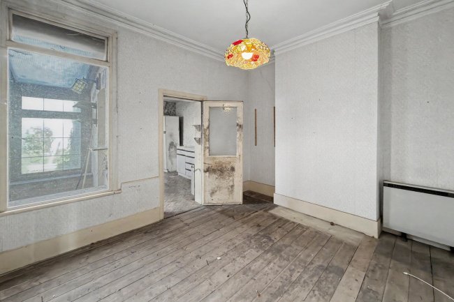 31 First Avenue, Manor Park, London, E12 6AW 7