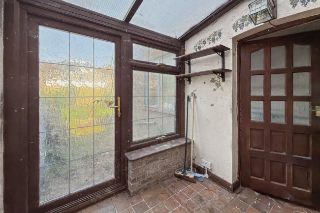 31 First Avenue, Manor Park, London, E12 6AW 7