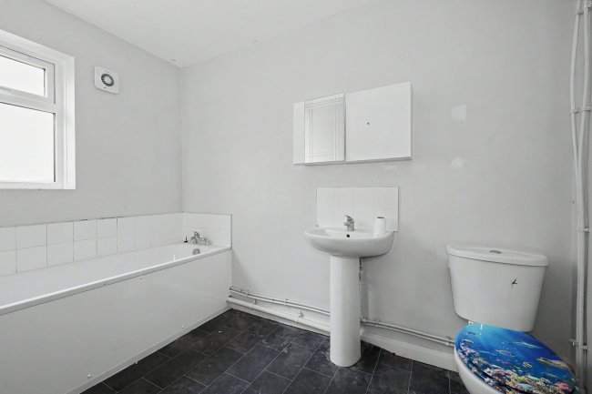 53 Edred Road, Dover, Kent, CT17 0BU 7