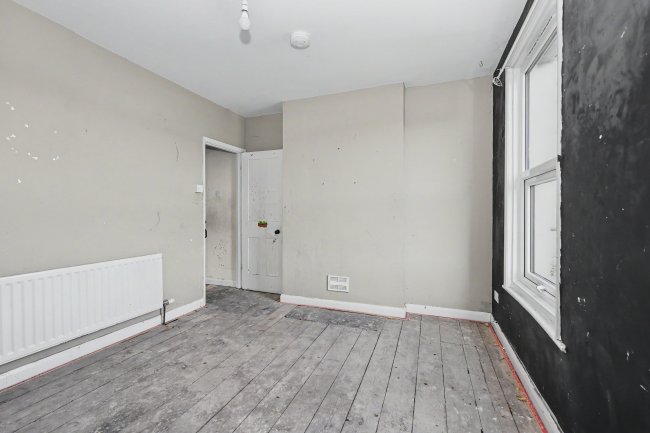 53 Edred Road, Dover, Kent, CT17 0BU 7
