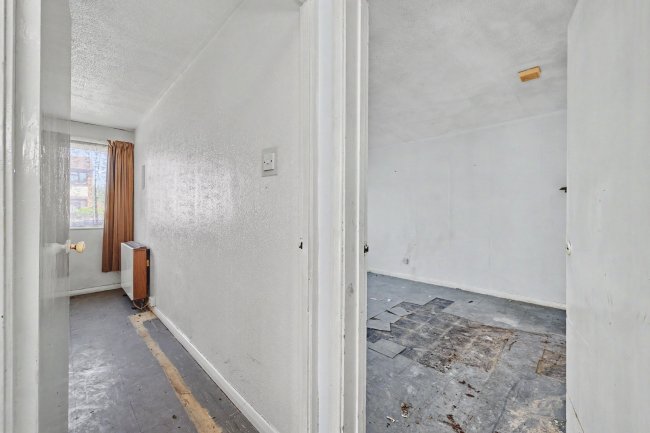 47 Nelson Gardens, Braintree, Essex, CM7 9TG 7